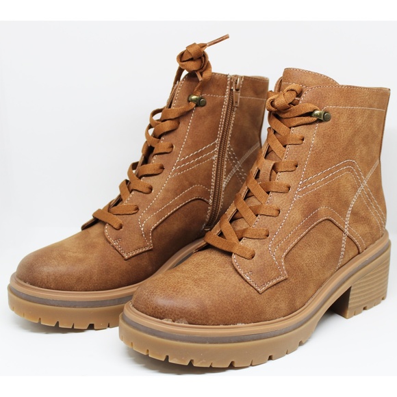 Naturalizer Shoes - NWOT Naturalizer Abbott Booties - tan